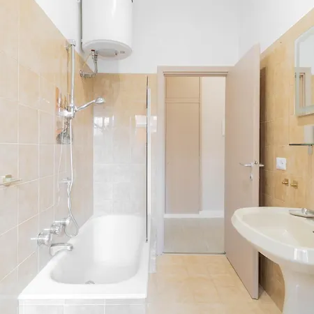 Mokapartment - Cozy & Metro Apartment *